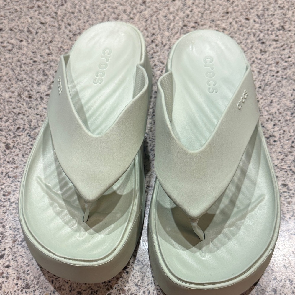 CROCS Women's Light Green Sandals